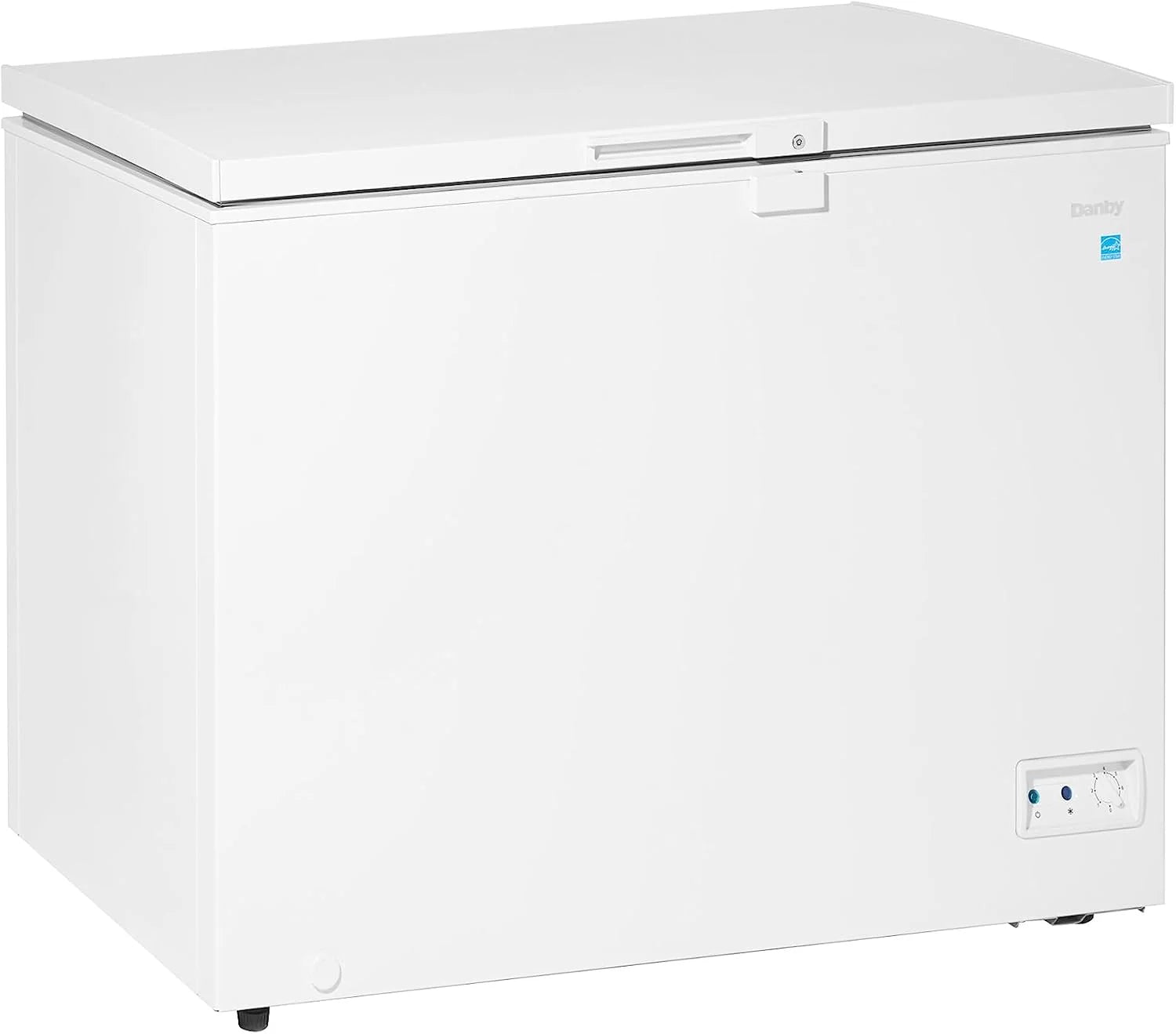 10.00 cu. ft. Chest Freezer in White Garage Ready: Freezer can perform in temperatures from 0°F to 110°F (-17°C to 43°C).1 pcs