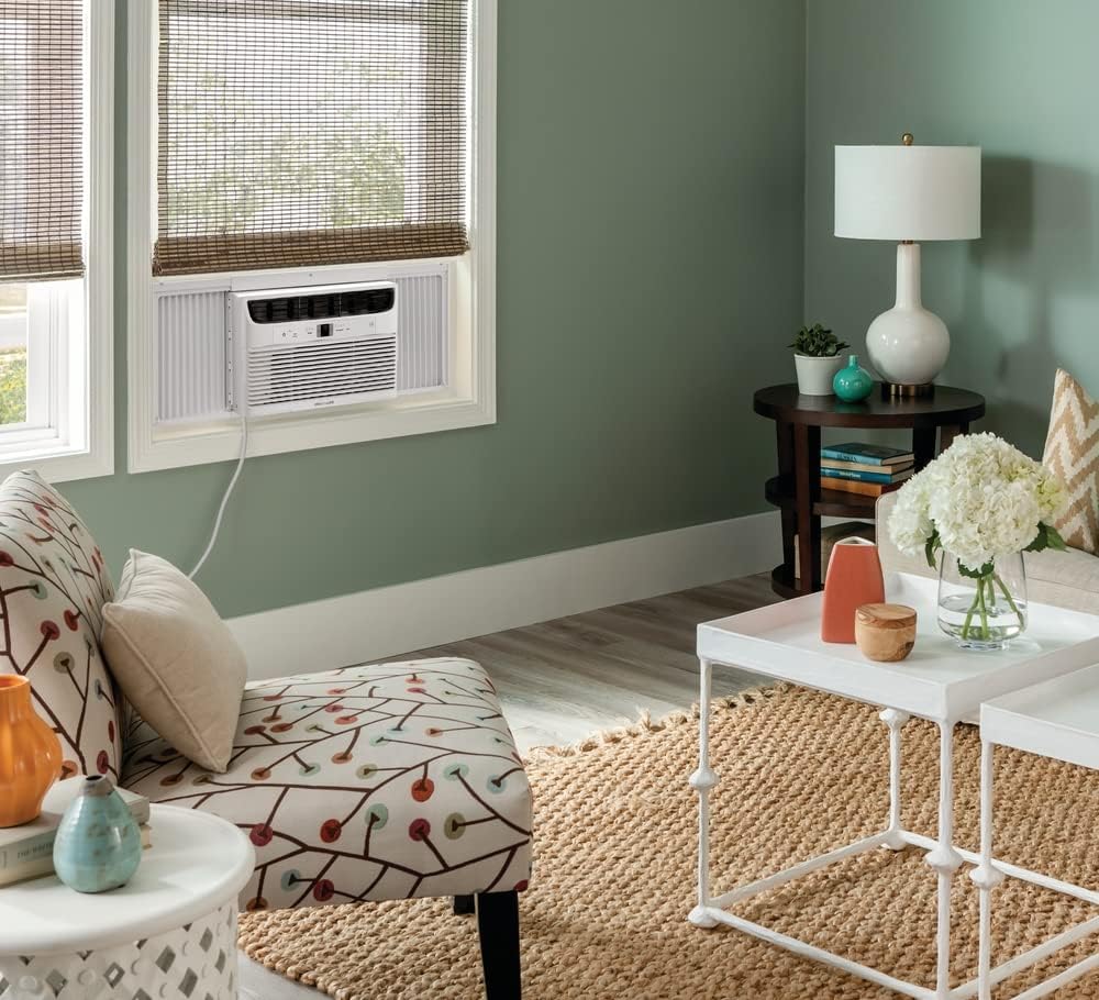5000-watt window air conditioner, with a cooling area of 250 square feet, operates quietly, has easy and convenient temperature adjustment, 2 fan speeds, automatic restart function, and a white appearance1 pcs