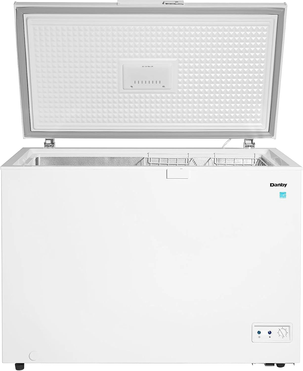 10.00 cu. ft. Chest Freezer in White Garage Ready: Freezer can perform in temperatures from 0°F to 110°F (-17°C to 43°C).1 pcs