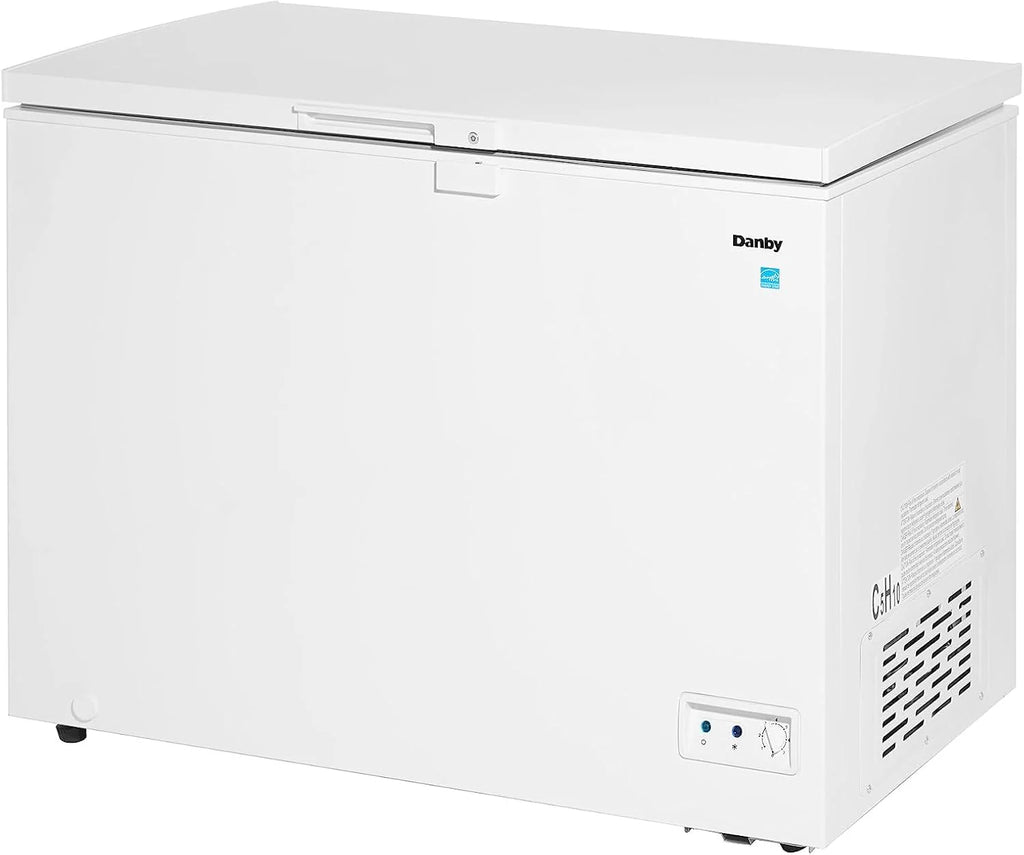 10.00 cu. ft. Chest Freezer in White Garage Ready: Freezer can perform in temperatures from 0°F to 110°F (-17°C to 43°C).1 pcs