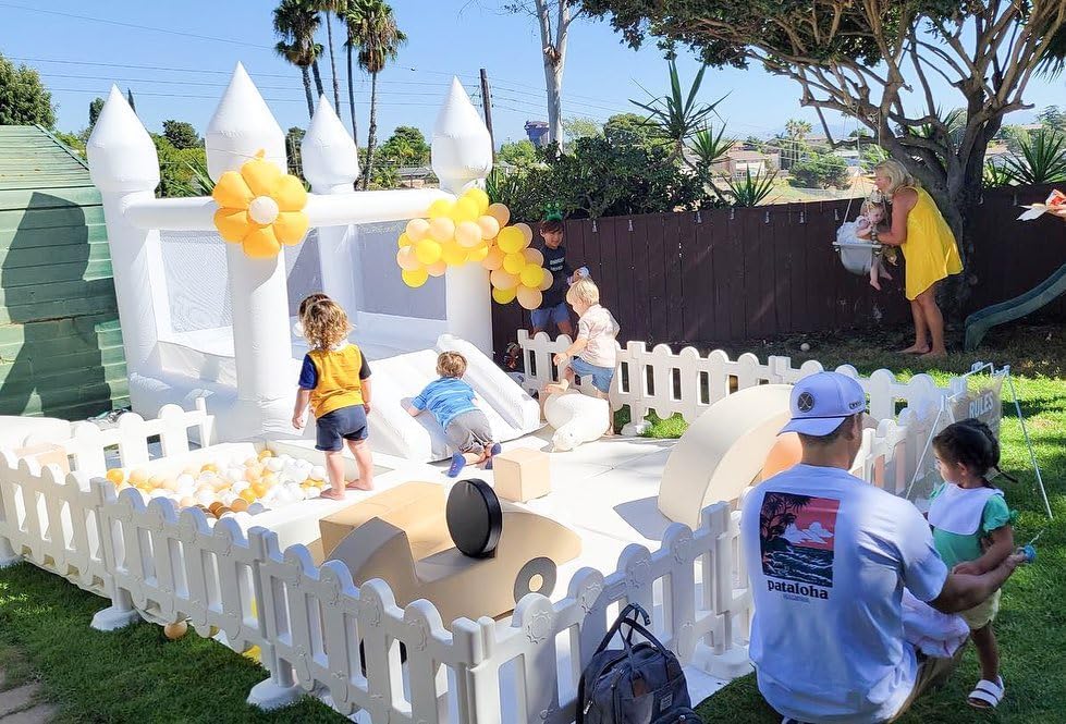 White Bounce House Indoor Outdoor Bouncy Castle for Kids 2-8 Oxford Toddler Bounce House with Slide Balloon & Blower,103 x 71 x 90 inch,Children's Birthday Party Easter Party Gifts1 pcs